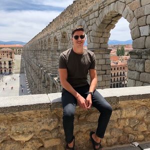 Meet your Posher, Chris